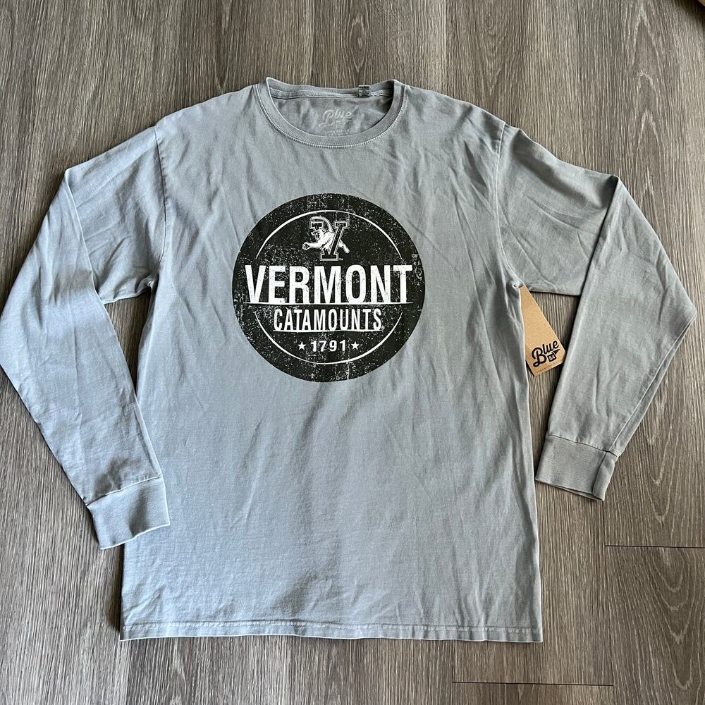 NWT Vermont Catamounts Long Sleeved T-Shirt Size M